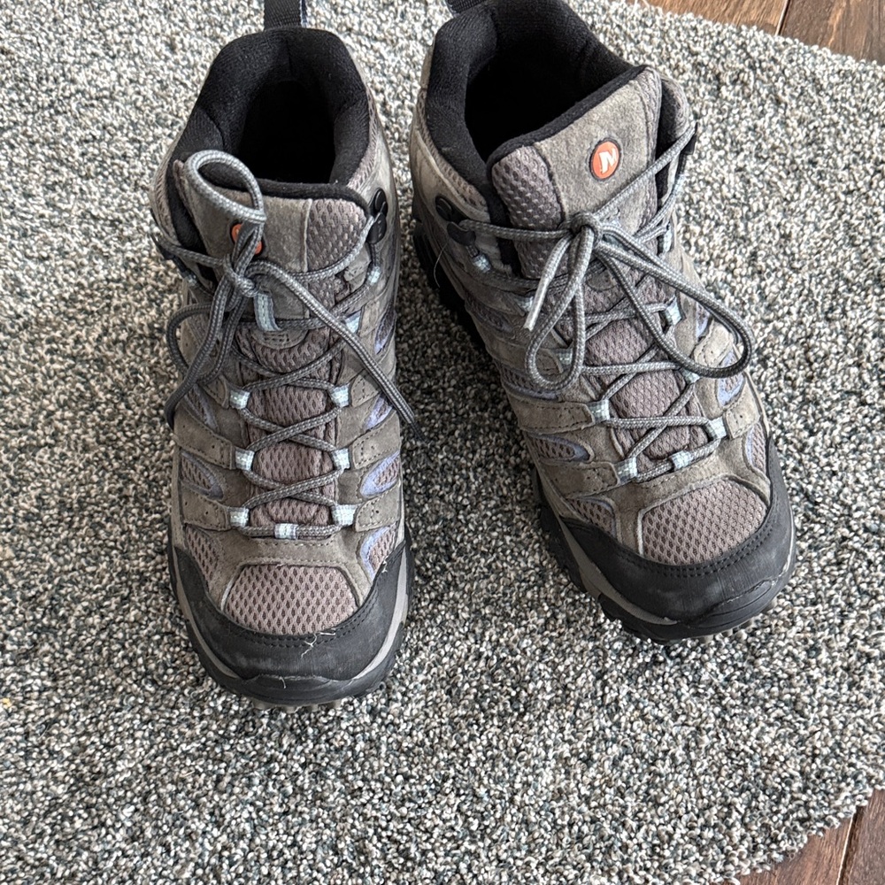 Merrell Women's Gray Lace Up Boots